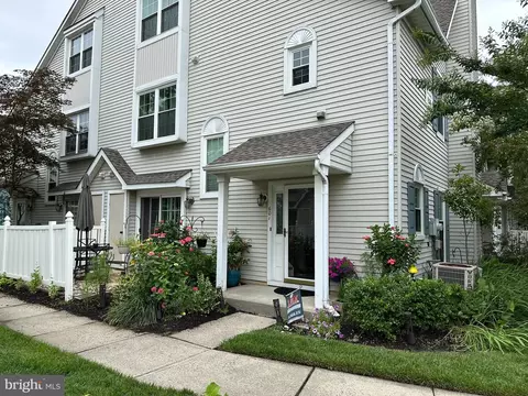 601 Wharton Rd, Mount Laurel, NJ 08054