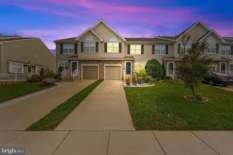 145 Hearthstone Ln, Marlton, NJ 08053