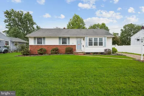 410 S Chester Ave, Delran, NJ 08075