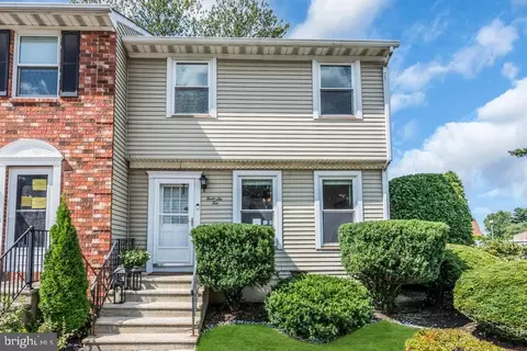 46 10 Carriage Stop Pl, Florence, NJ 08518