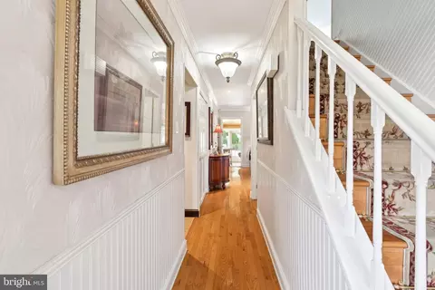 Entry Way - 12 Devonshire Rd, Mount Laurel, NJ 08054 photo 2 of 5