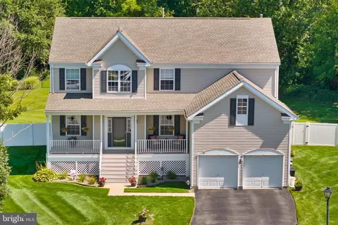 59 Birmingham Dr, Columbus, NJ 08022