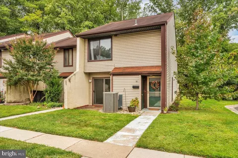 16 W Azalea Ln, Mount Laurel, NJ 08054