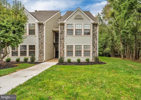 35 Chelmsford Ct, Marlton, NJ 08053