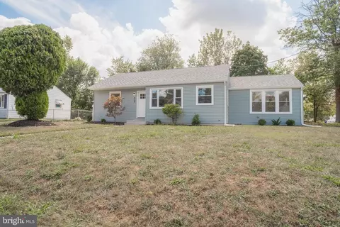 Exterior - 524 W Main St, Maple Shade, NJ 08052 photo 4 of 5