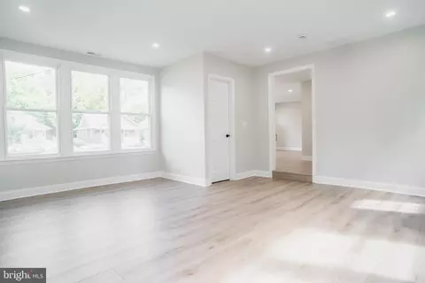 Entry Way - 524 W Main St, Maple Shade, NJ 08052 photo 6 of 9