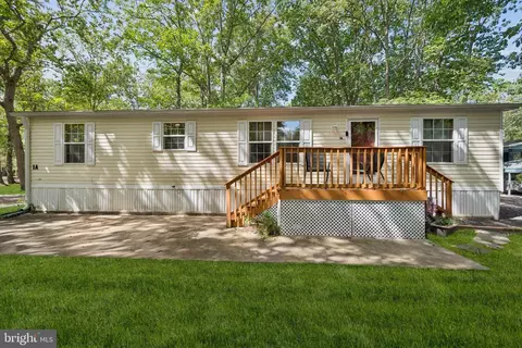 1 Oakview Dr # A, Shamong, NJ 08088