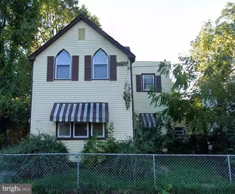 521 Spruce St, Beverly, NJ 08010