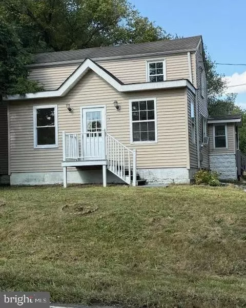 2 Hogback Rd, Trenton, NJ 08620