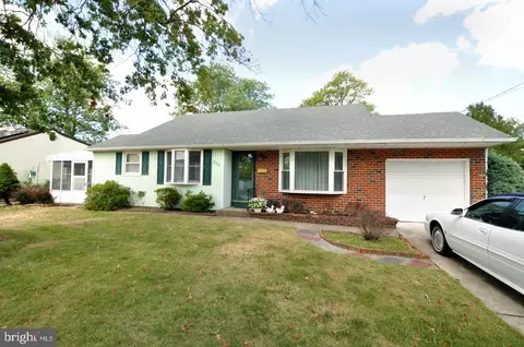 811 Fordham St, Delran, NJ 08075