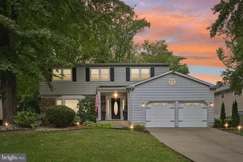 301 St David Dr, Mount Laurel, NJ 08054