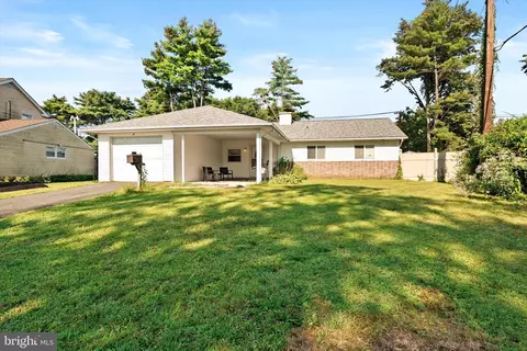 43 Blueberry Ln, Willingboro, NJ 08046