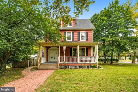 832 Cinnaminson Ave, Palmyra, NJ 08065