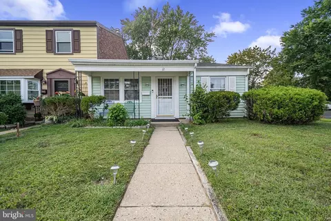 12 Raeburn Ln, Willingboro, NJ 08046