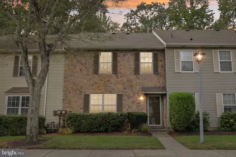 329 Gwynedd Ct, Mount Laurel, NJ 08054