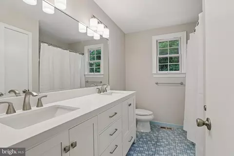 Bath - 75 Euston Rd S, Marlton, NJ 08053 photo 3 of 4