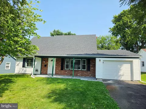 11 Guild Ct, Willingboro, NJ 08046