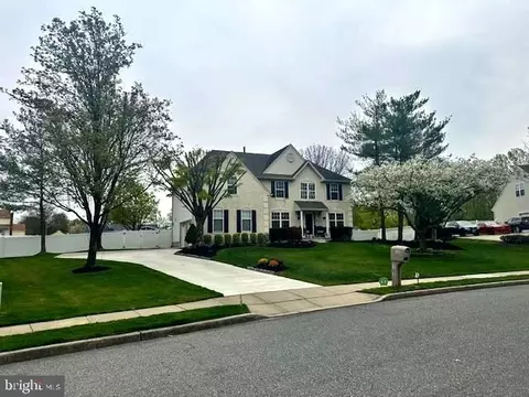 163 Memorial Ln, Mount Laurel, NJ 08054