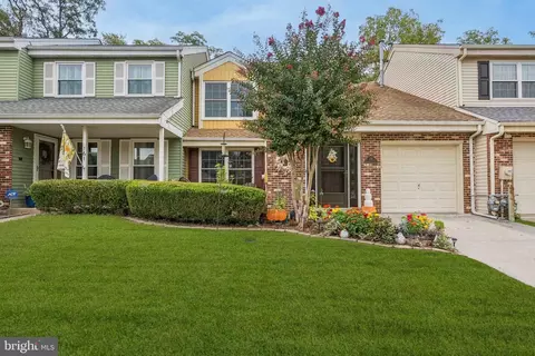 159 Calderwood Ln, Mount Laurel, NJ 08054