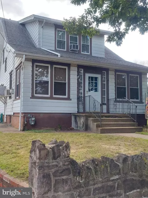 514 Bridgeboro St, Riverside, NJ 08075