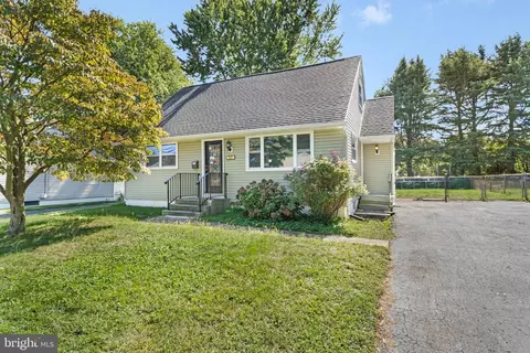 57 Hinkle Dr, Bordentown, NJ 08505