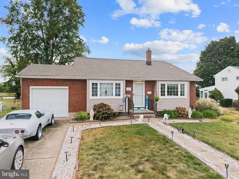 1407 Glenview Dr, Cinnaminson, NJ 08077 photo 1