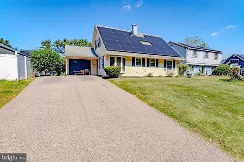 65 Barnwell Ln, Willingboro, NJ 08046