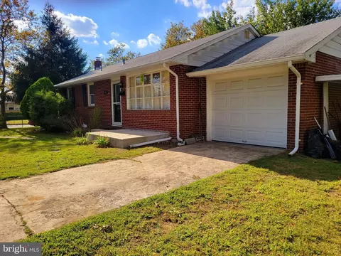 Exterior - 525 Front St, Palmyra, NJ 08065 photo 1 of 3