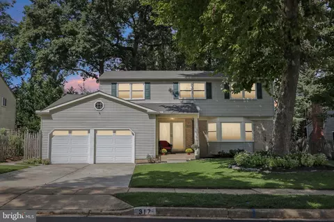 317 St David Dr, Mount Laurel, NJ 08054