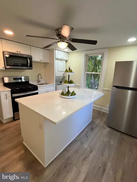 Kitchen - 105 Mecray Ln, Maple Shade, NJ 08052 photo 4 of 5