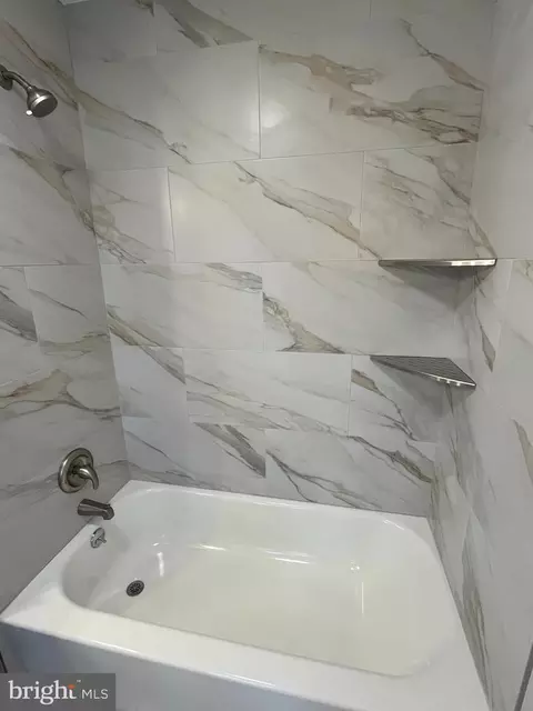 Bath - 105 Mecray Ln, Maple Shade, NJ 08052 photo 5 of 5