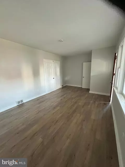 Living - 105 Mecray Ln, Maple Shade, NJ 08052 photo 1 of 4