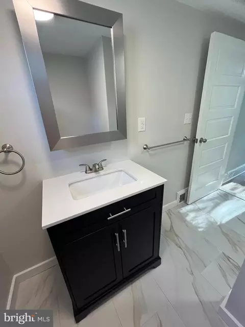 Bath - 105 Mecray Ln, Maple Shade, NJ 08052 photo 3 of 5