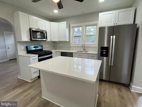 Kitchen - 105 Mecray Ln, Maple Shade, NJ 08052 photo 2 of 5