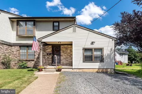 19 Railroad, Beverly, NJ 08010