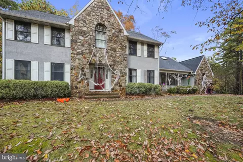 13 Running Water Ct, Medford, NJ 08055