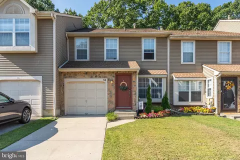 58 Kettlebrook Dr, Mount Laurel, NJ 08054