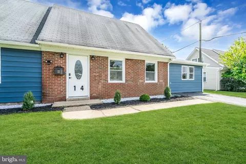 14 Melbourne Ln, Willingboro, NJ 08046