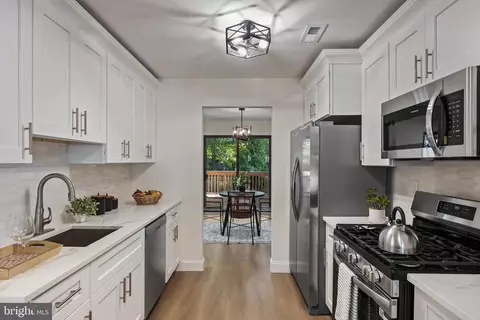 28 Partridge Ct, Marlton, NJ 08053