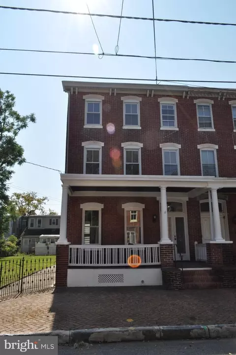 318 E Union St, Burlington, NJ 08016