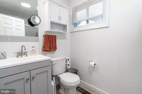 Bath - 200 E Rudderow Ave, Maple Shade, NJ 08052 photo 2 of 2