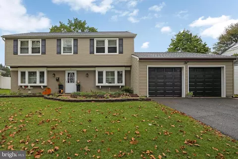 50 Normont Ln, Willingboro, NJ 08046
