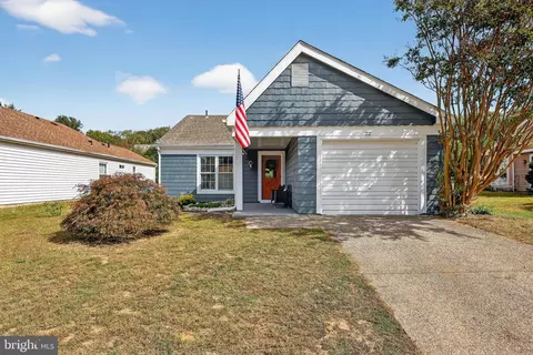 22 Banbury Ln, Southampton, NJ 08088