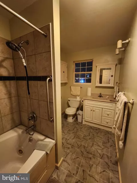 Bath - 22 Theodore Ave, Maple Shade, NJ 08052 photo 3 of 5