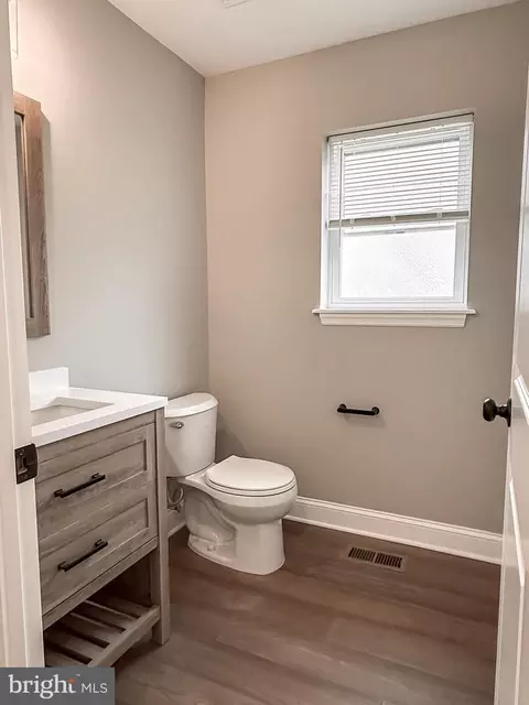 Bath - 702 Delaware Ave, Riverside, NJ 08075 photo 1 of 2