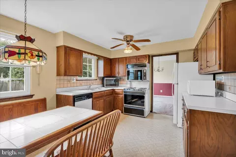 35 Euston Rd W, Marlton, NJ 08053 photo 9
