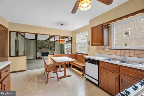 35 Euston Rd W, Marlton, NJ 08053 photo 8