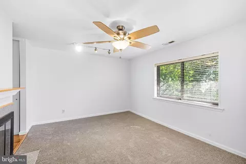 Living - 12 E B E Daisy Ln, Mount Laurel, NJ 08054 photo 2 of 4