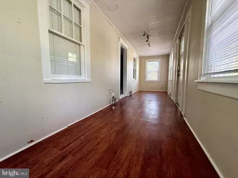 Entry Way - 508 Sunset Ave, Maple Shade, NJ 08052 photo 2 of 2