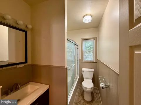 Bath - 508 Sunset Ave, Maple Shade, NJ 08052 photo 2 of 2
